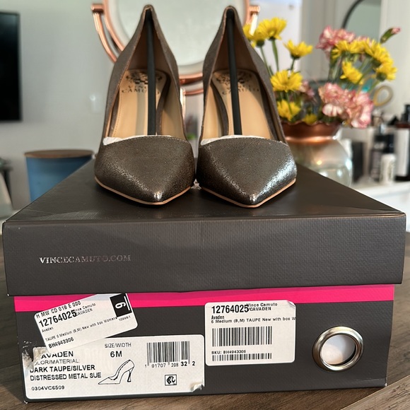 BRAND NEW Vince Camuto Avaden Pumps dark silver - Picture 2 of 7